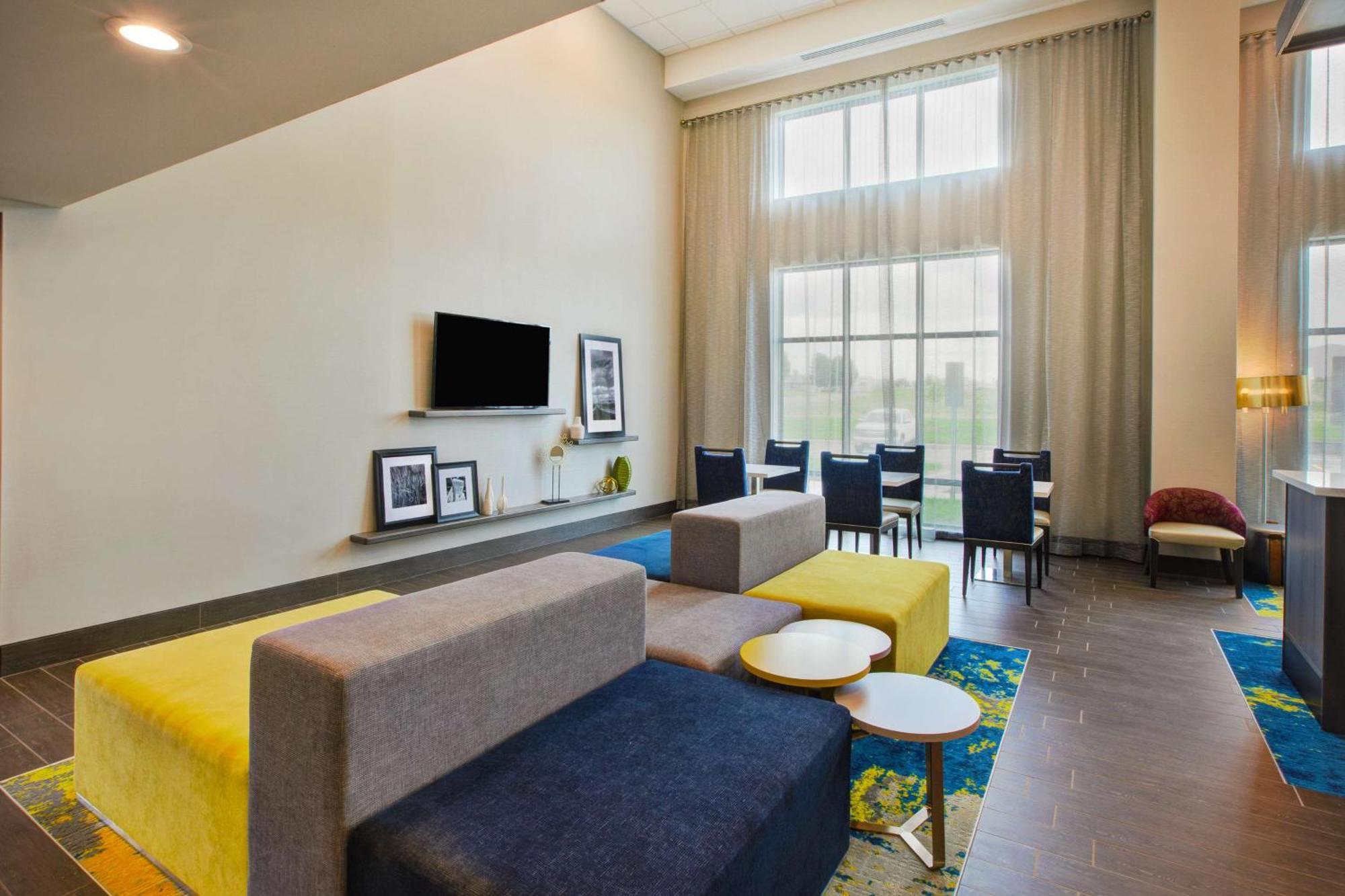 Hampton Inn & Suites By Hilton, Southwest Sioux Falls Bagian luar foto